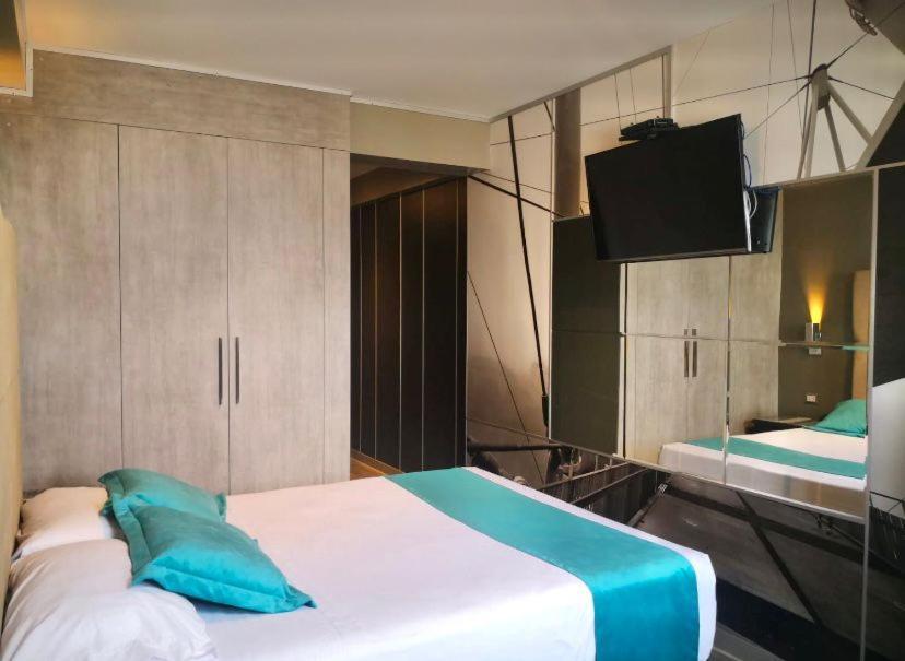 Lomas Hotel 3*